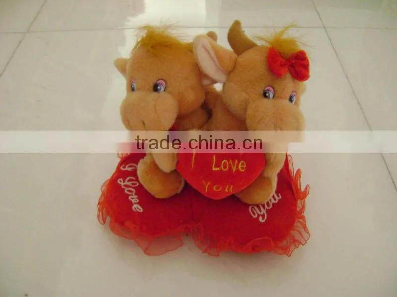lovely&beautiful soft stuffed plush valentine cow with baby for valentine festival