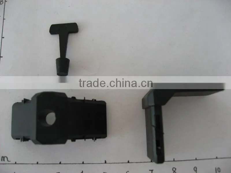 2015 plastic injection molded design durable plug parts