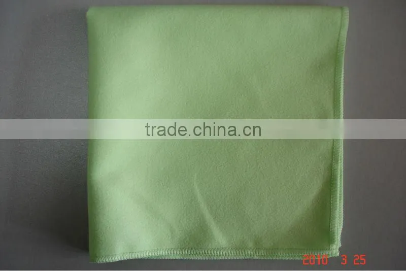 Microfiber lens cleaning cloth