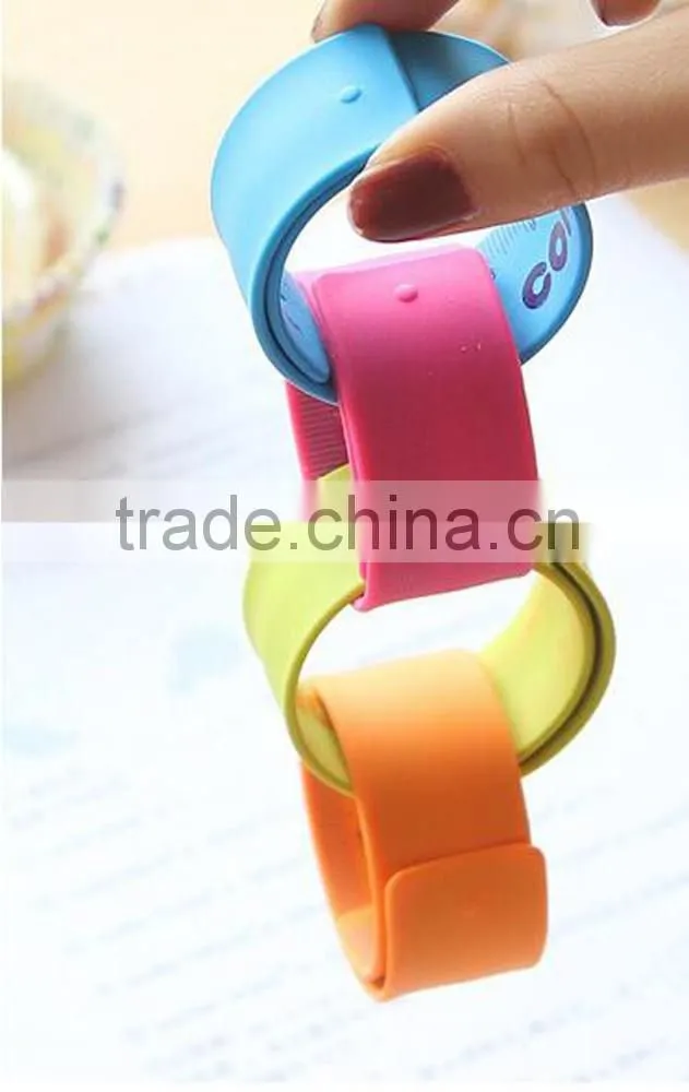 Remote controlled led bracelet