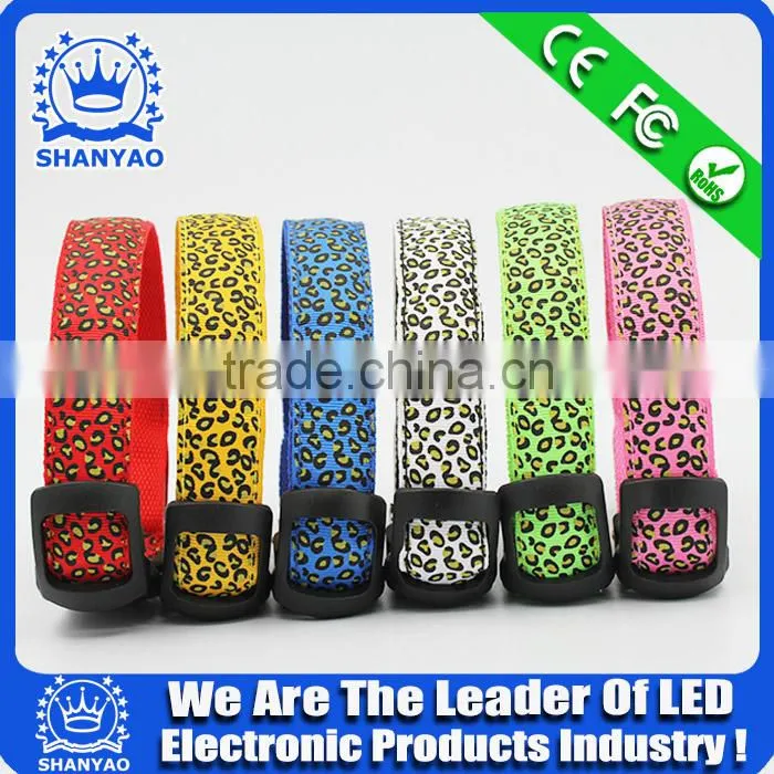 2015 Hot Selling Christmas LED Eembroidered Ppet Collar With Leopard