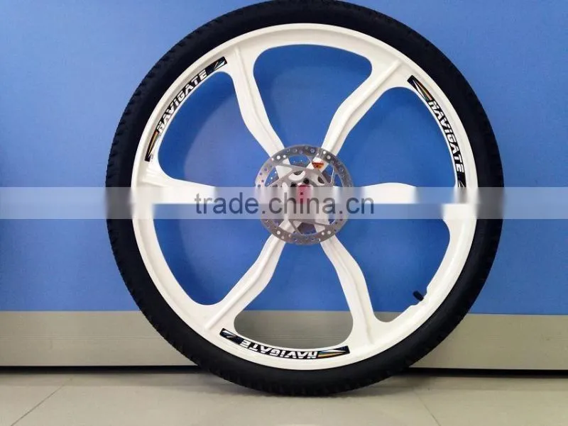 26 inch lightest strongest magnesium alloy bike wheel /fixed gear type hub bike wheel/light weight bicycle wheel with tire