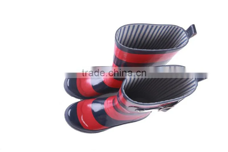 2015 new design knee rubber rain boots for woman