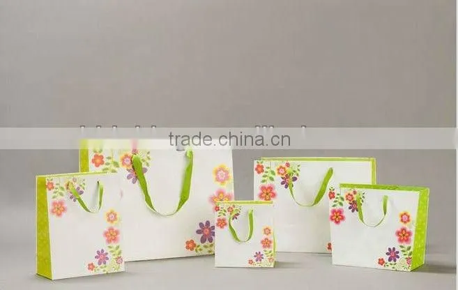 Exquisite beauty paper gift bags