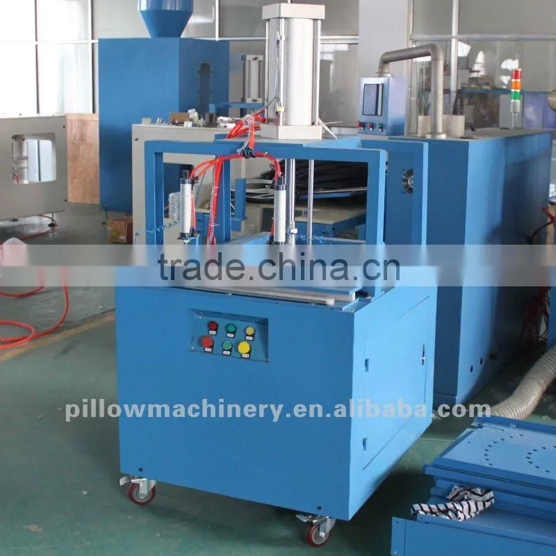 P06 Pillow vaccum packing machines in manufacture