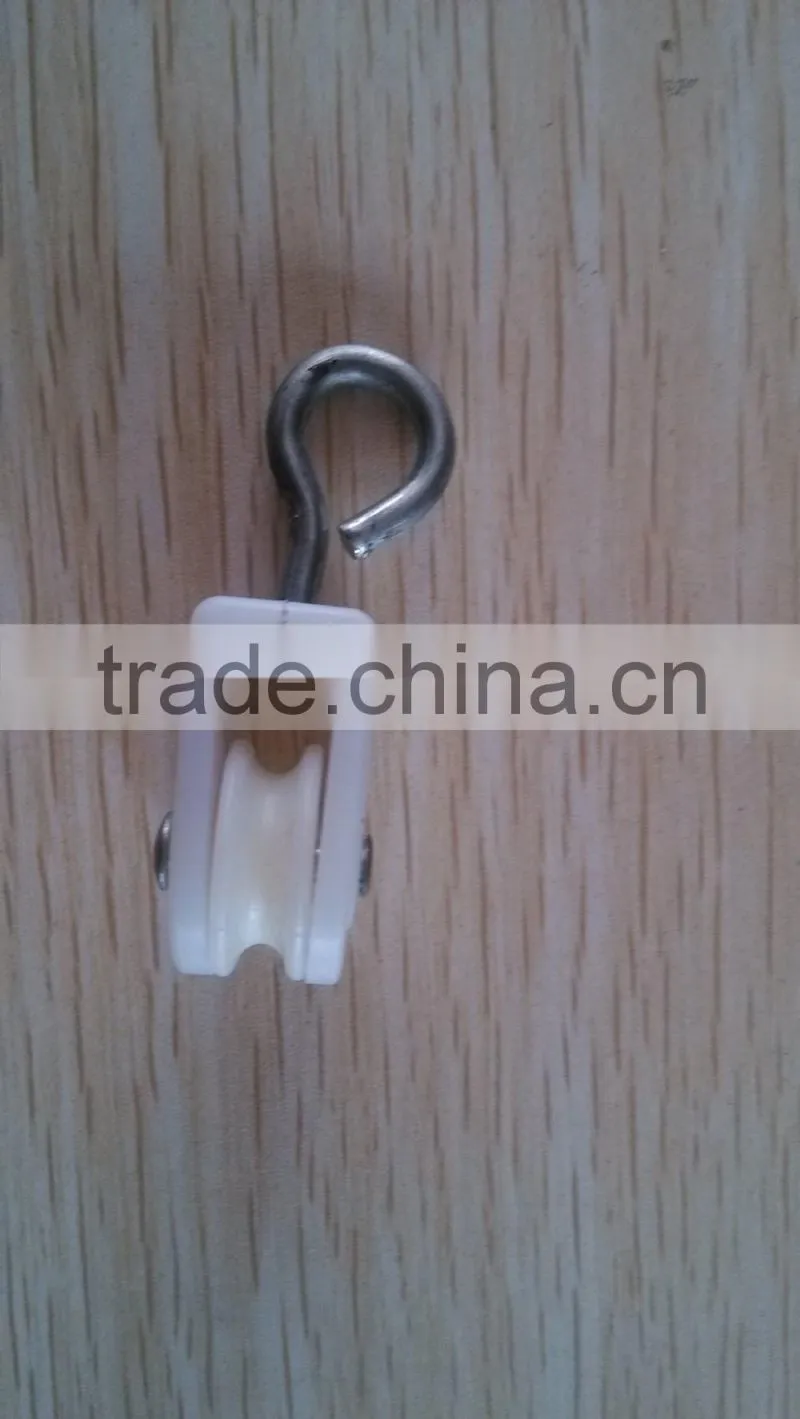 7/8" Swivel nylon rope pulley
