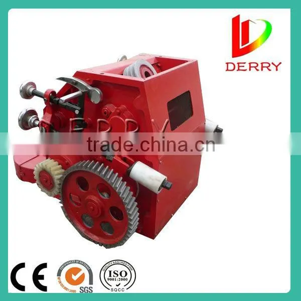 Low noise chicken feed pellet breaker