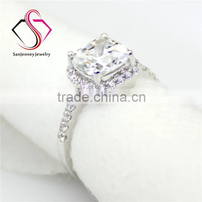 Cushion Cut Esmedora Moissanite 1.8CT 7mm Center 14k 18k White Yellow Gold Platinum Diamond Engagement Ring