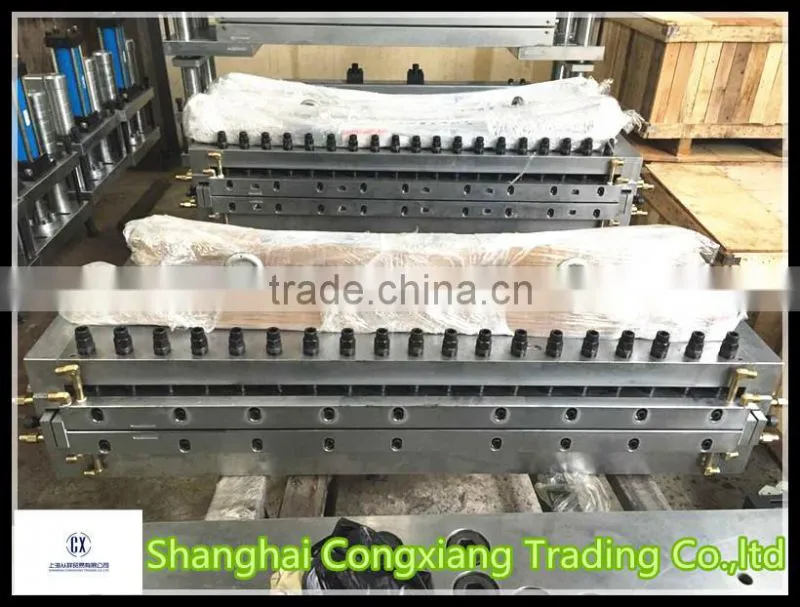 Extrusion mould for the plastic production line and extruder machine