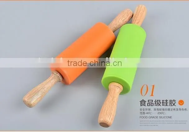 CY133 wooden handle colorful silicone rubber rolling pins Kitchen bakeware tools