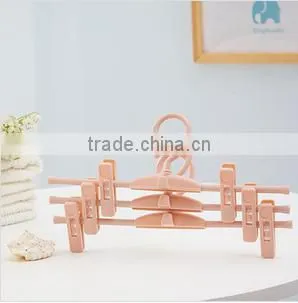 Wholesale Stock Small Order Rotatable With Clip Plastic Clothes Hanger