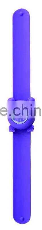 Quartz silicone slap band Chinese wrist golden fish watch