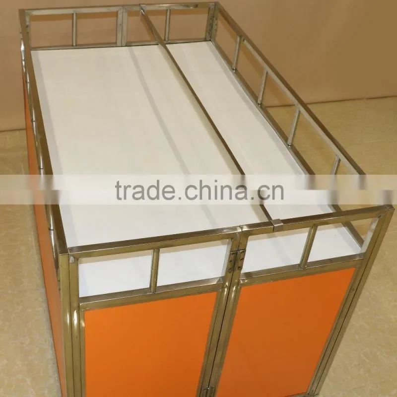 Movable platform metal display stand