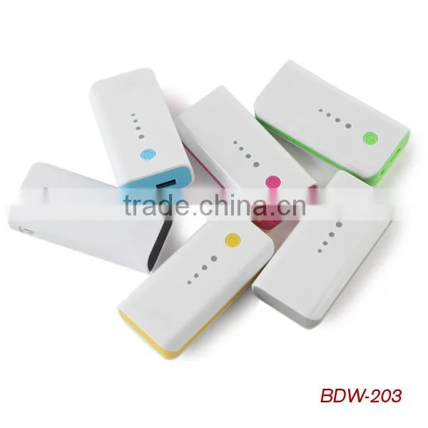 Universal Mini Power Bank 5600mAh with CE and ROHS Certification