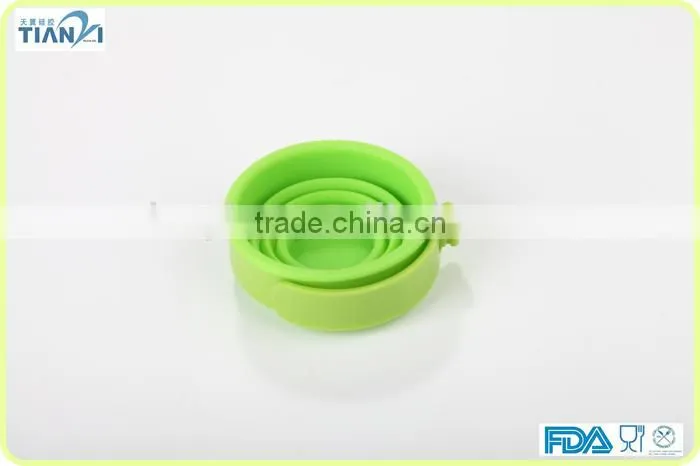 High Quality Cute Heat And Cold Resistant Silicone Water Cup with Handle