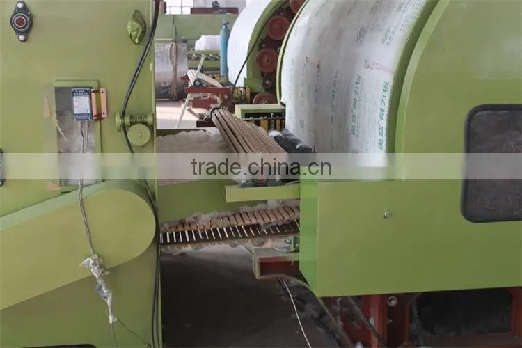 Non woven cotton feeding machine