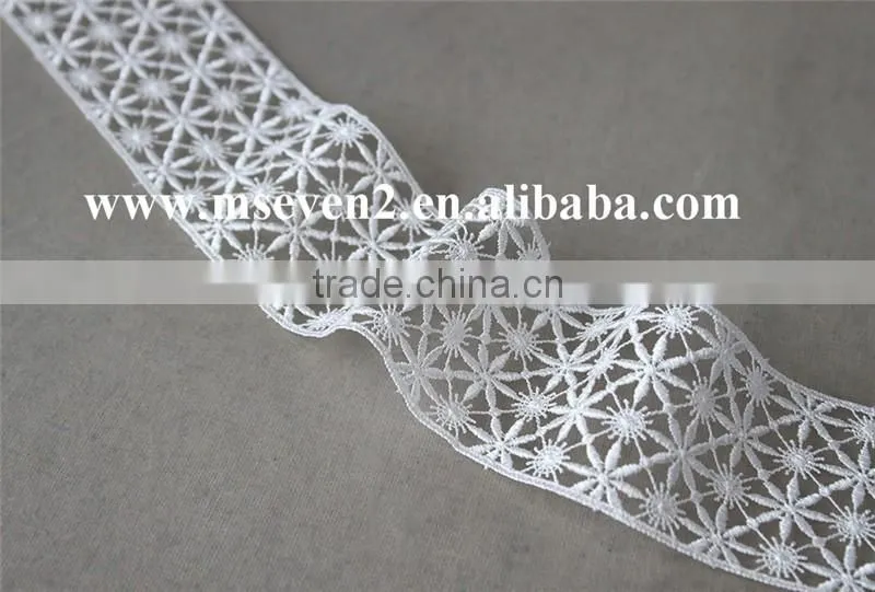 new decoration embroidery lace designs lace in 5cm in white 100% polyester flower pattern embroidery lace trim