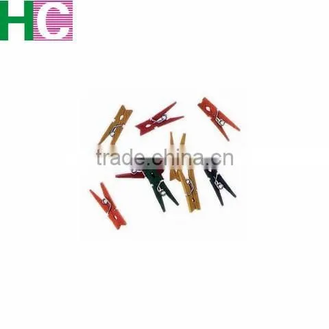 Colorful Wood Colthes Pins with Spring Closure