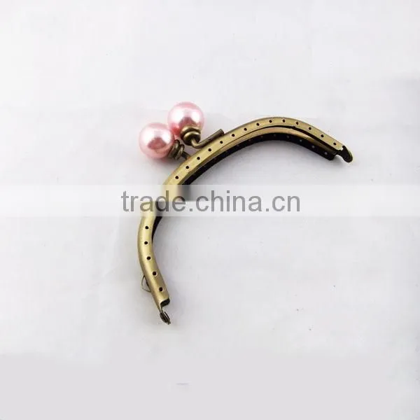 chInese manufacturer antique brass DIY sewing coin purse frames pink beads kiss clasp