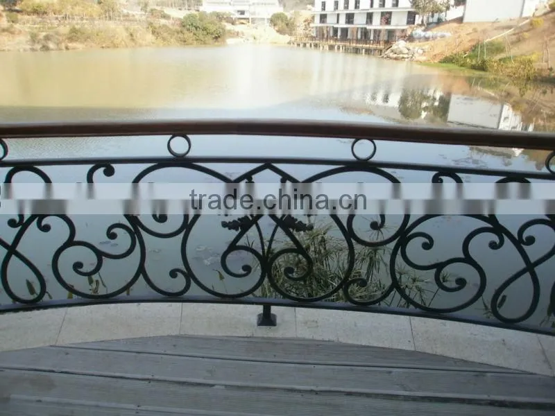 2015 Top-selling hand forged iron fence