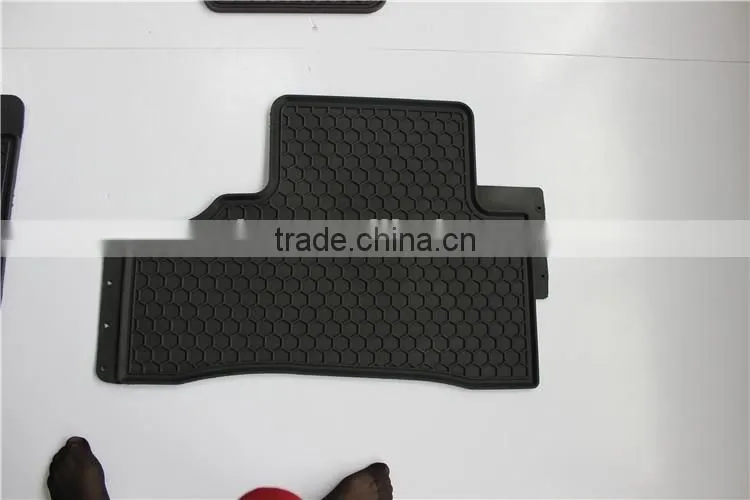 Automotive multi-season protection floor mat liner for Hyundai Santafe