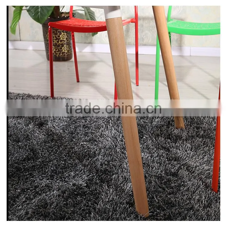 Plastic dining chairs with metal legs
