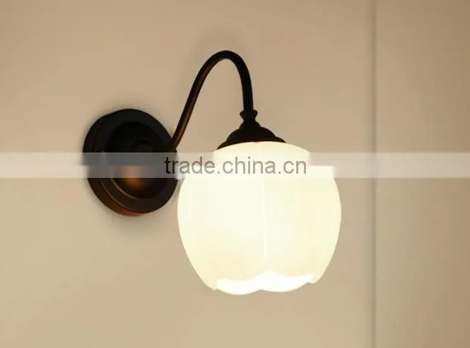 High Quality Cheap Price Glass Round Shape Wall Light Indoor Decor Wall Lamp Iron Base Wall Lamp