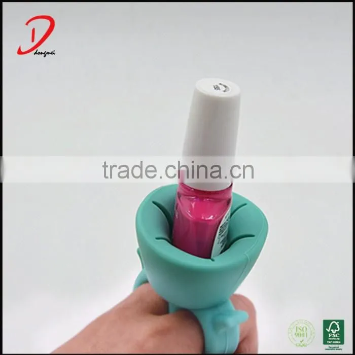 2016 new products The Wearable silicone Nail Polish Holder