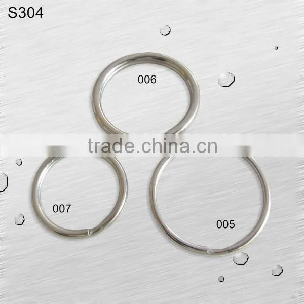 Metal Keychain Ring with Carabiner