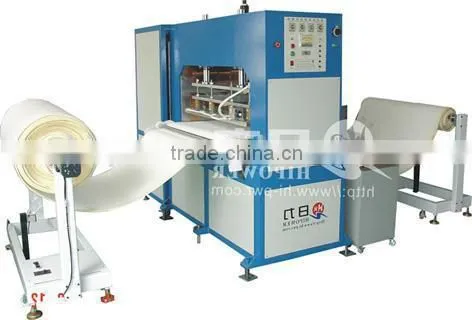 Automatic feeding high frequency blanket embossing machine