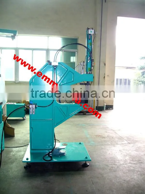 EEC08 fully automatic riveting machine