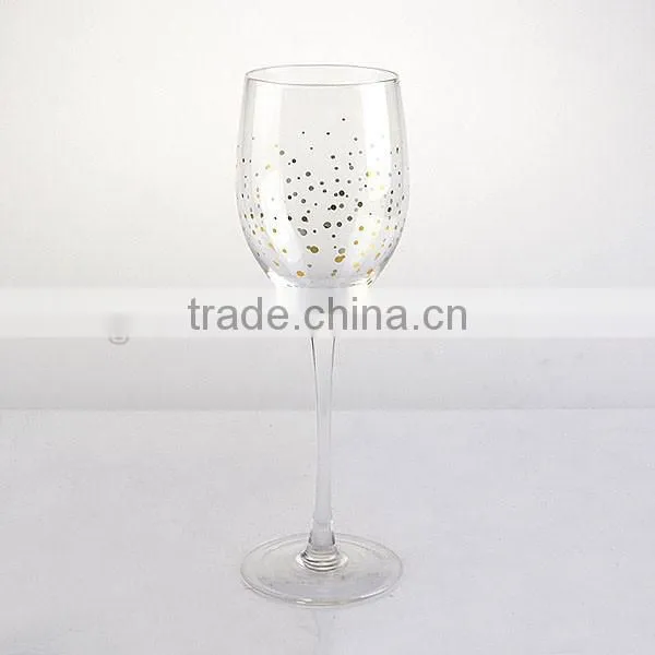 High quality wine glass set with gold decal