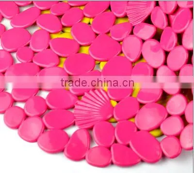 Non slip pebble stone bath mat