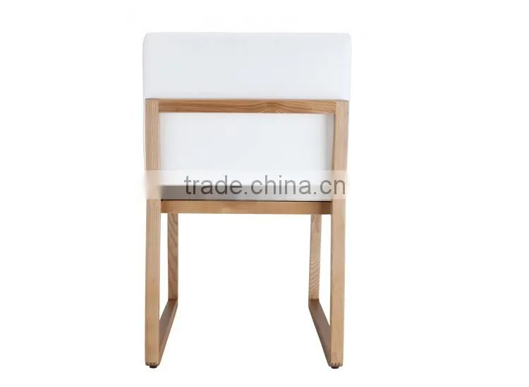 D024A Bent plywood chair
