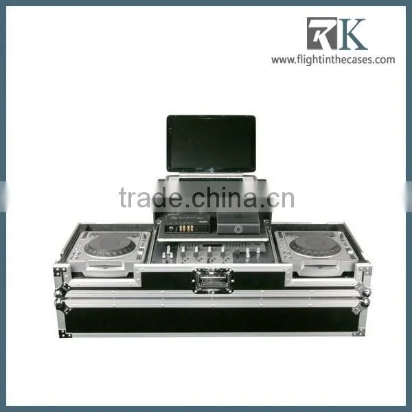 Behringer DJX 750 Pro DJ Mixer carrying Road case