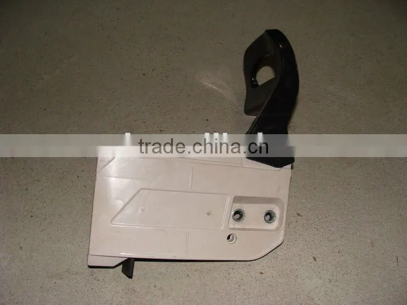chain saw part chain sprocket cover assembly on 52cc chainsaw