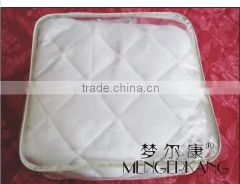 Mattress topper white color novelty design & comfortable