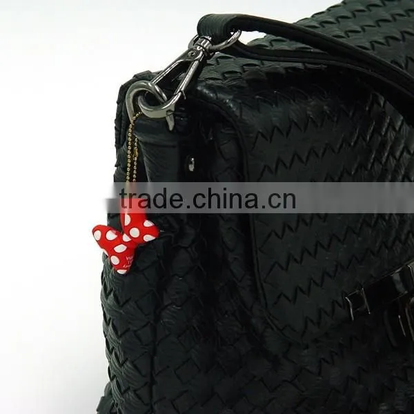 Minnie bowknot shaped 3d pvc keychain with custom logo