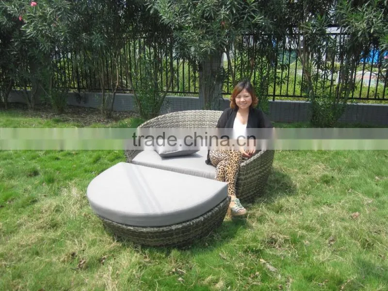 Luxury Hotel Style Rattan Outdoor Waterproof Daybed