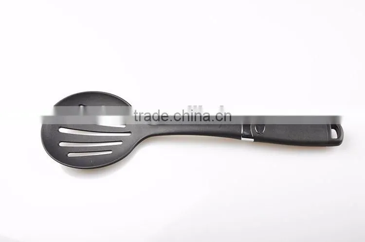 Plastic spatula