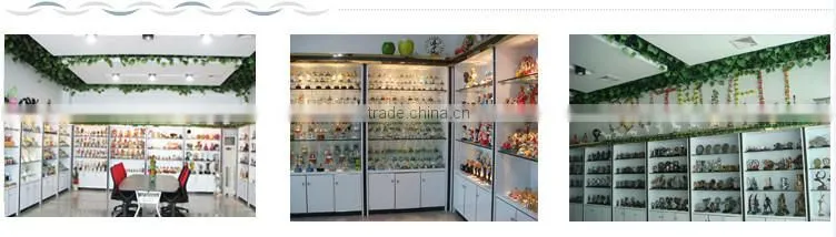 2016 hot selling white paris water globe for sale