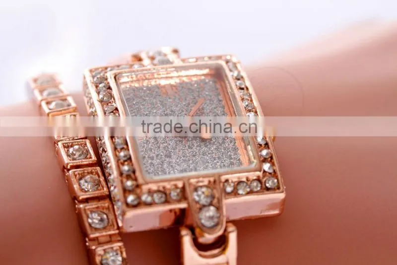 Women Watches Vogue Vintage Hand Quartz Fashion Bracelet Lady Watch