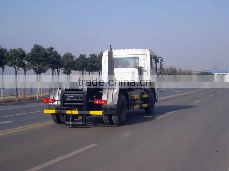 Dongfeng 4X2 hook lift garbage truck With Removable Box for sale