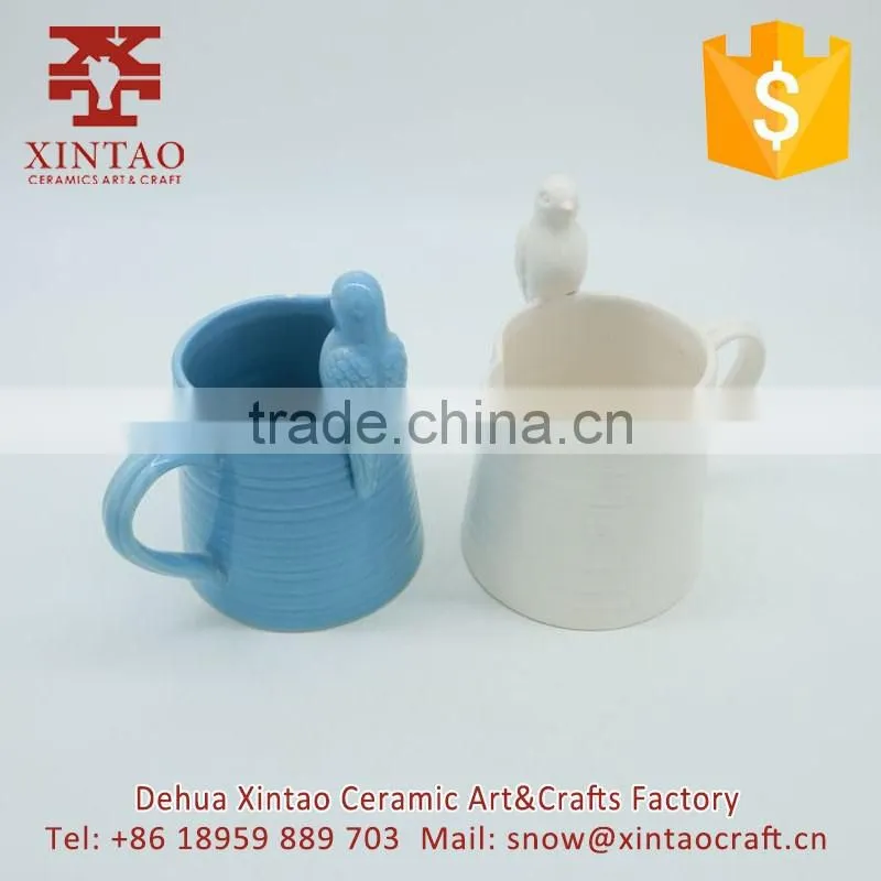 2017 new design glazed white cup with bird on the edage