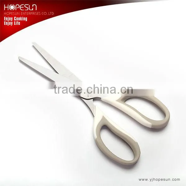 D shaped handle tree scissors