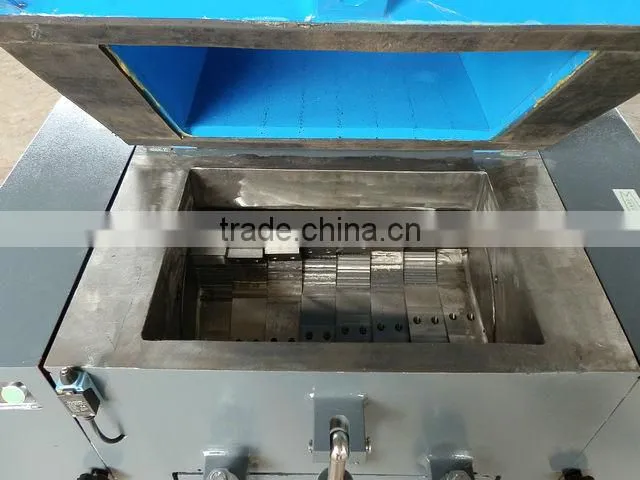 2015 new designed PVC ceiling board crushing machine