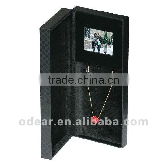 so surprise! red wood video jewellery packaging for ring/pendant/earring