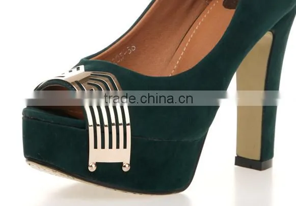 Hand making fake gold metal decorative TPU shoe chain accessory