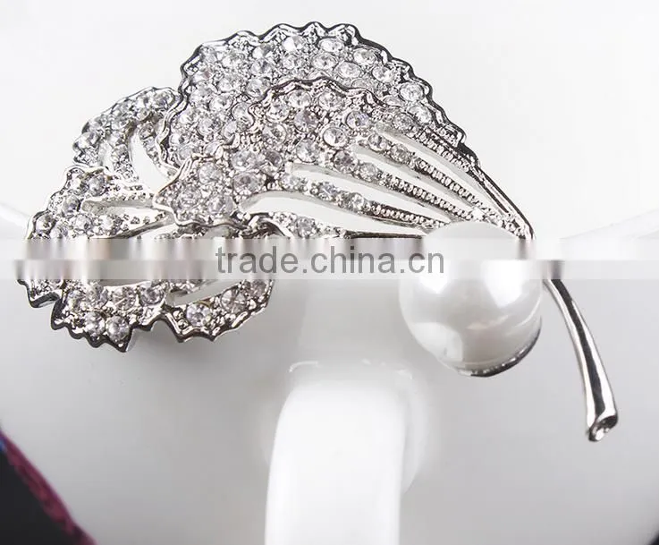 china latest fashion wedding wholesale crystal poppy pin rhinestone brooch