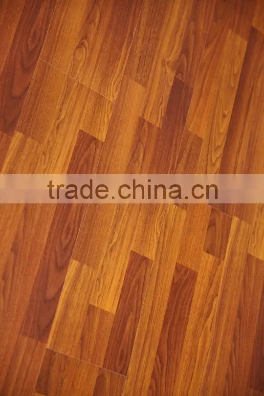 Hot Selling Embossed Surface Wood Laminate Flooring